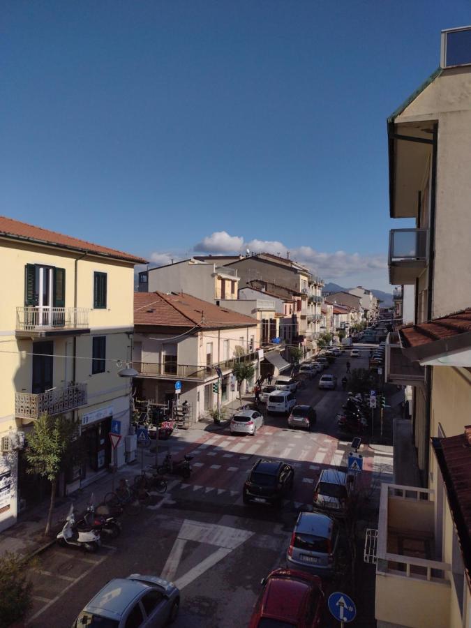 Mazzini Affittacamere Viareggio Exterior foto