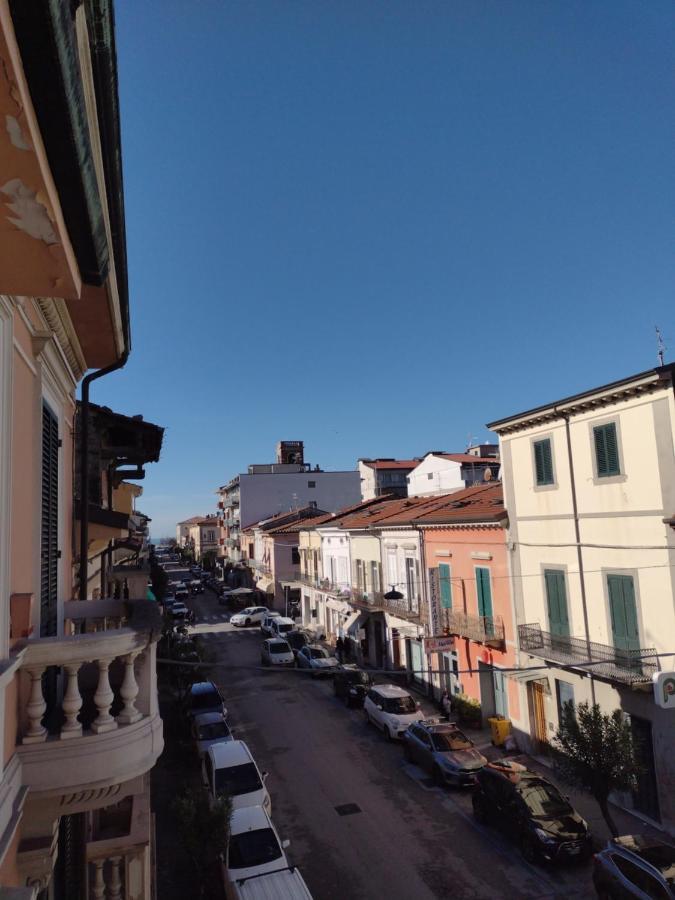 Mazzini Affittacamere Viareggio Exterior foto
