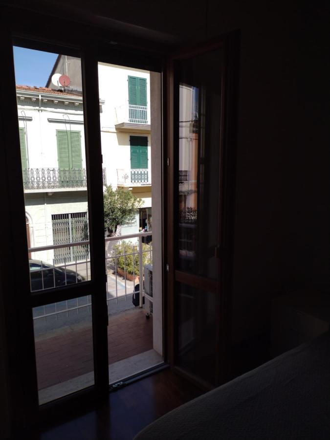 Mazzini Affittacamere Viareggio Exterior foto